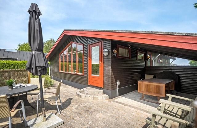 Cozy home in Juelsminde with WiFi