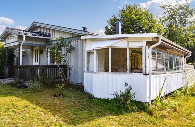 Cozy home in Sölvesborg with kitchen