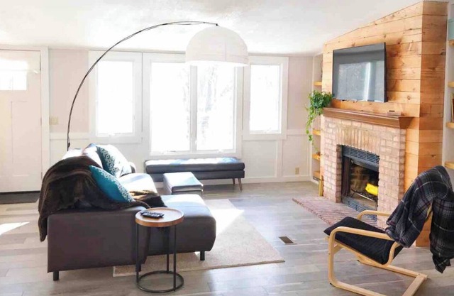 Cozy Hunter & Windham Retreat