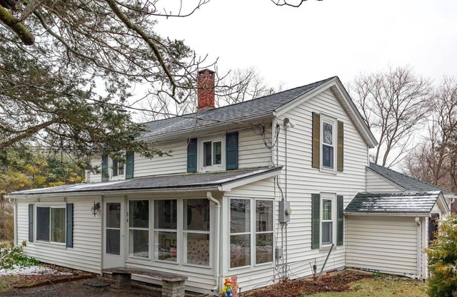 Cozy Little Cottage, a comfortable place to relax.