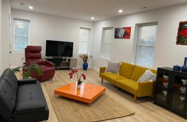 Cozy Newly renovated 2 bedroom 2 bathroom in DC #3