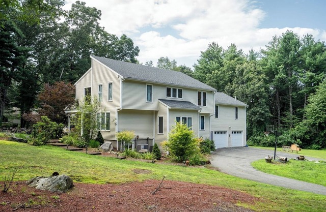 Cozy Pet-Friendly 4BR | Fireplace, Patio and BBQ