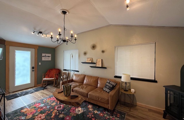 Cozy River Cottage on the Old Abe Chippewa River.