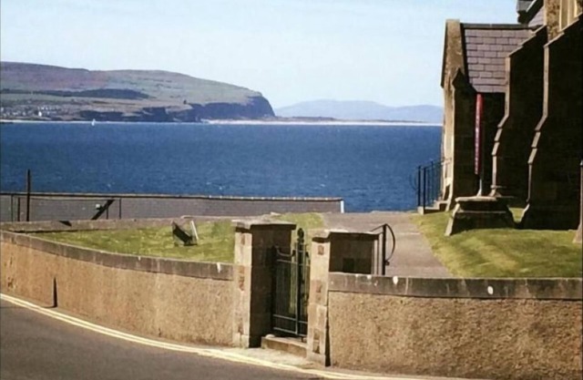 Cozy seaside Cottage in Portstewart with stunning sea views