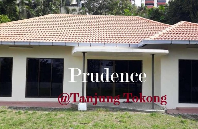 Cozy Serene Spacious Homestay close to Beach at Tanjung Tokong, Penang