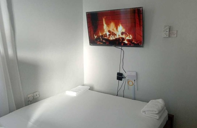 Cozy studio apartment in Mombasa with WiFi, swimming pool and Sea view.