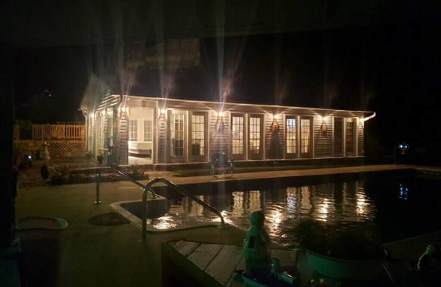 Cozy studio poolhouse