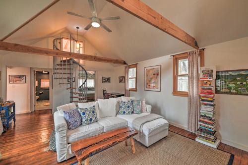 Cozy Woodstock Home with Fire Pit!