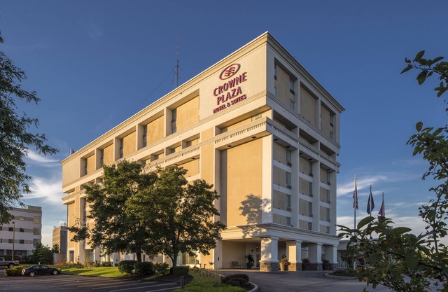 Crowne Plaza Suites Pittsburgh South, an IHG Hotel