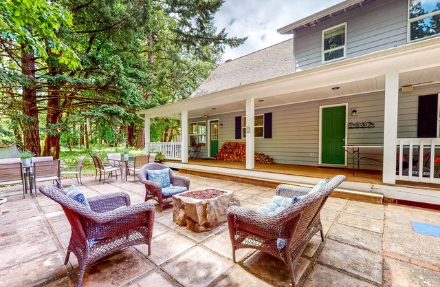 Custom-Built - Large Deck, Griddle, and Washer/Dryer