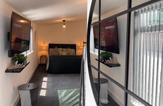 Cute+Cozy Guesthouse for 2 +secure offroad parking