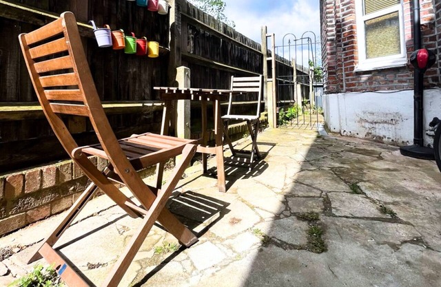 Cute Garden Studio with private entrance, 5-min walk to tube (Victoria line)