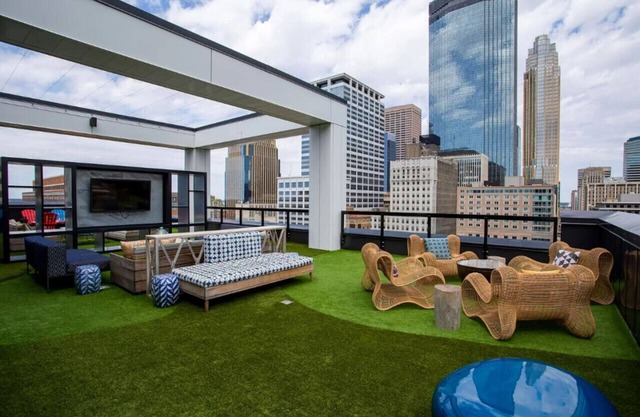 CW Studio Sky Lounge Rooftop Pool Gym K