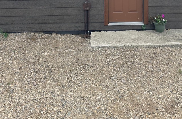 Dakota Landing Cabins & Motel: #11-Cozy, newly remodeled cabin