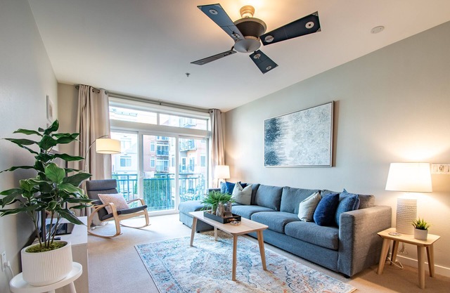 Dazzling 2Bed 2Bath Condo in the Heart of Seattle!