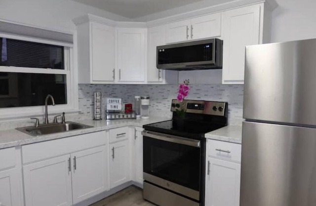 Dead end street apt in Colonie