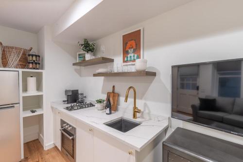 Delightful Apt in the Heart of Dupont