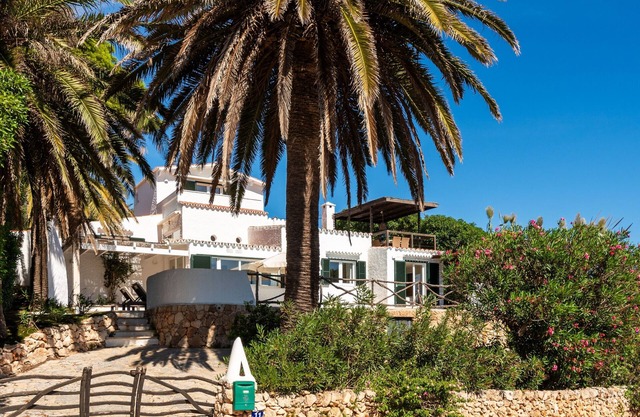 Delightful, Large, 5 bedroomed villa with attractive gardens and private pool.