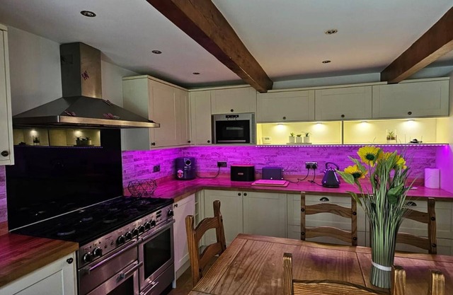 Delightful Space-view Farmhouse Astronauts Lodge