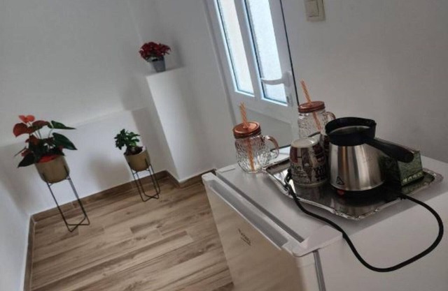 Deluxe City Escape with Modern Comforts & Garage - Double Room