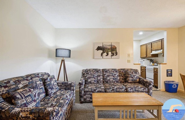 Deluxe Two Bedroom Suite on the 1st floor with outdoor heated pool 10102