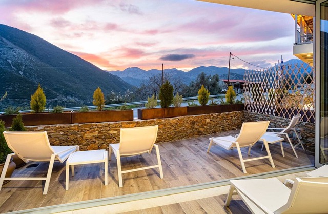 Denthis Single Getaway - Escape in Taygetos