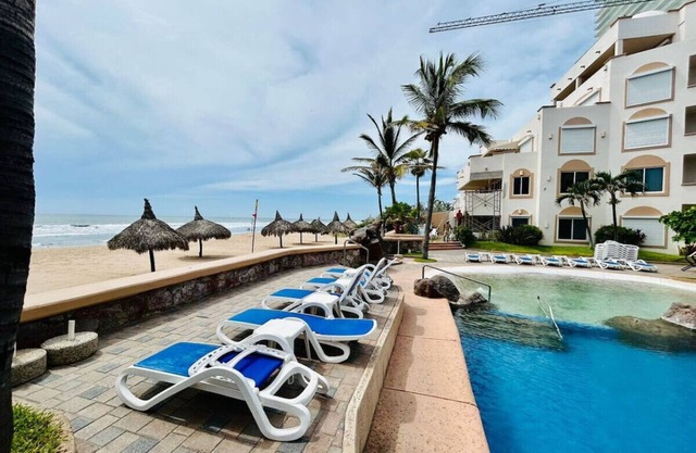 Departamento frente al mar en zona cerritos