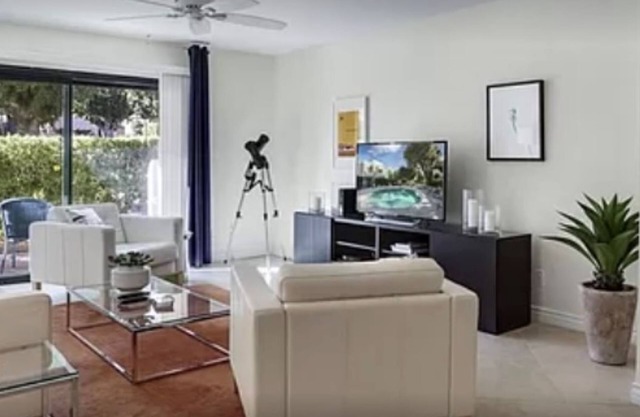 Desert Flower Retreat in Palm Desert near El Paseo