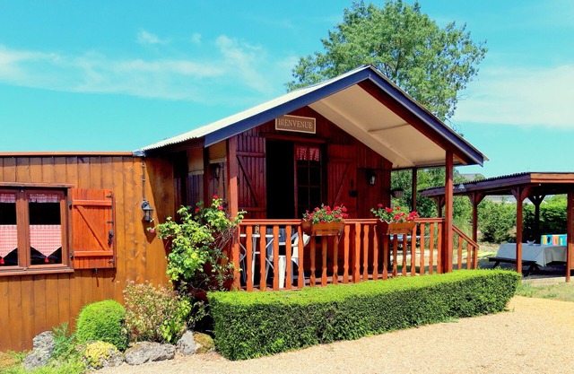 Detached chalet Ping-pong, pétanque, barbecue, pergola.