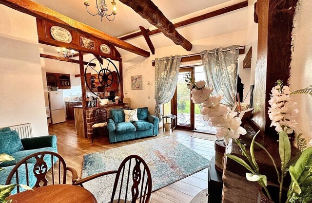 Detached ONE LEVEL stone barn