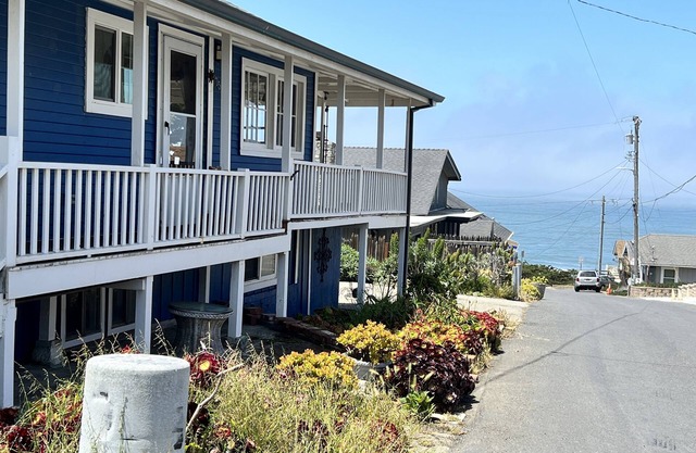 Dillon Beach village home with ocean views and a quick walk to the beach