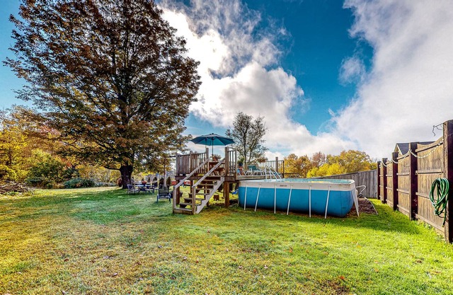 Dog-friendly farmhouse with private pool, courtyard patio, grill, & washer/dryer