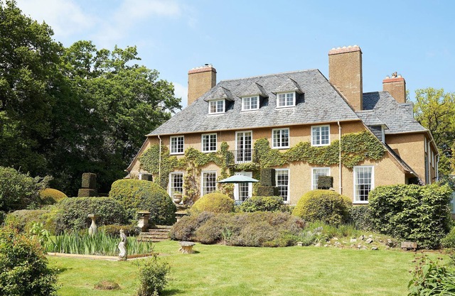 Dolbelidr is a charming Grade II arts and crafts style house set in the beautiful vale of Clwyd, mak