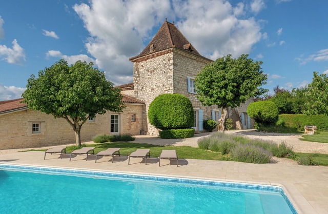 DOMAINE DE LA GRANJA - House of Happiness