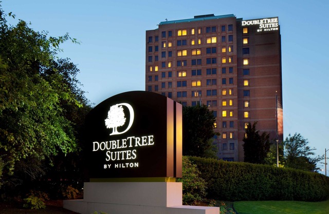 DoubleTree Suites by Hilton Hotel Boston - Cambridge