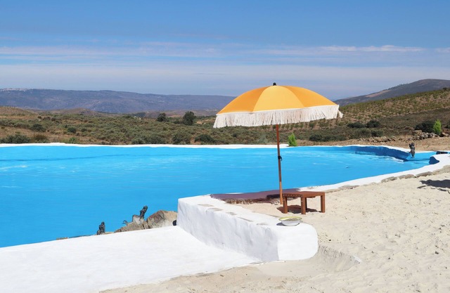 Douro Valley 4 Bedroom Country House with stunning pool