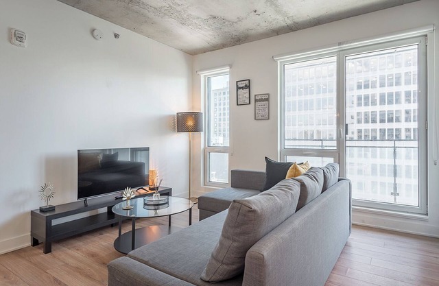 Downtown Montreal 1BR | Sleeps 4