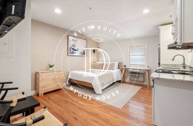 Drift Suite at The Hygge House