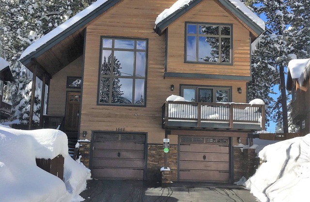 Dual Master Suites, Pool Table, 3500 Sq. ft, Luxury Home, 5 Bedroom, Discounts,