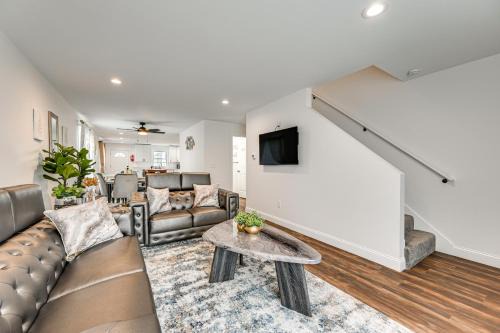 Duplex with Fire Pit about 1 Mi to MGM Springfield!