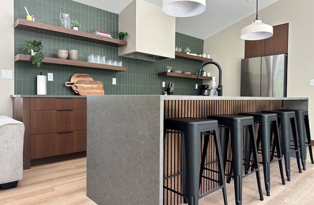 Eagles Nest Cabin- Jacksonport. Short walk to the beach.