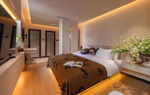 Echo Liangqi Mountain House Evening Breeze and Panoramic View of Snow Mountain and Ancient City Resort Hotel