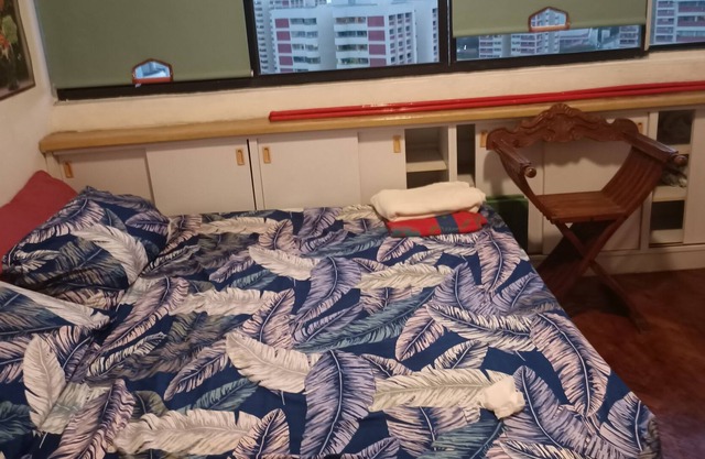 Eclectic private condo w 2 bedrooms midway City n Airport next Sea/Beach