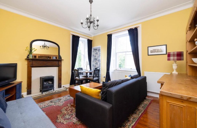 Edinburgh Holyrood Park Views Apartment