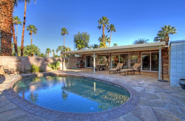 El Paseo, 'The Rodeo Drive of Beverly Hills' In Palm Desert. Free Wi FI