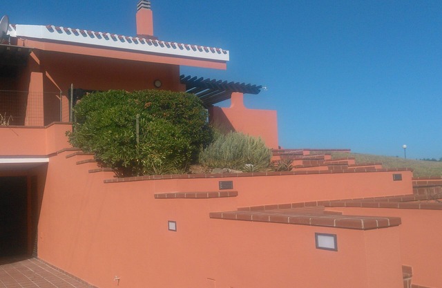 Elegance, comfort and proximity to the crystal clear waters of the Hairy