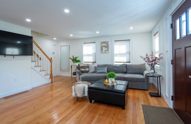 Elegant 4BR/3BR Home w/Yard & 4 Parking in Dedham