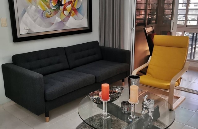 Elegant and secure in Altos de Alameda, Santo Domingo Oeste, A/C, Netflix, wifi.