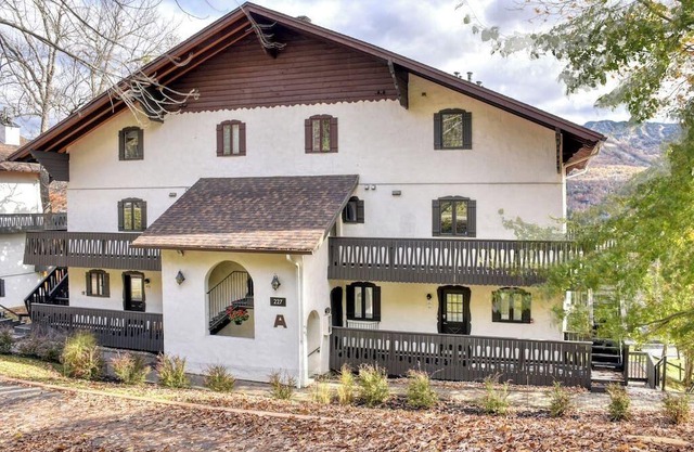 Elegant Apartment - View Tremblant Versant South