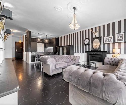 Elegant Apartment with Parking